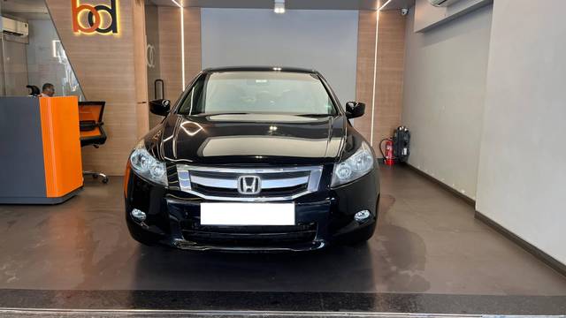 https://images10.gaadi.com/usedcar_image/4568359/original/processed_ecc687f8c1f8a0fb8d812f10134caef6.jpeg?imwidth=6400
