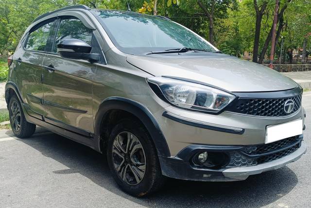 https://images10.gaadi.com/usedcar_image/4568364/original/processed_8607dbcccee8cef0d6448478098e2996.jpg?imwidth=6400