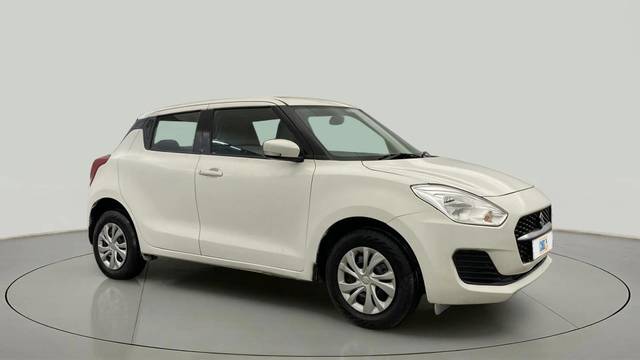 https://images10.gaadi.com/usedcar_image/4568369/original/cdab9a887122449ab3aaa19d54300f0b.jpg?imwidth=6400