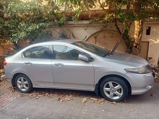 https://images10.gaadi.com/usedcar_image/4568392/original/32a44fce-1d97-4c26-83fb-b48f9a6dd50e.jpg?imwidth=6400