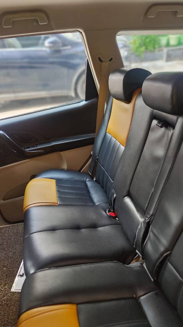 https://images10.gaadi.com/usedcar_image/4568440/original/03c019572a6896e22bd92cae8914c98a.jpg?imwidth=6401
