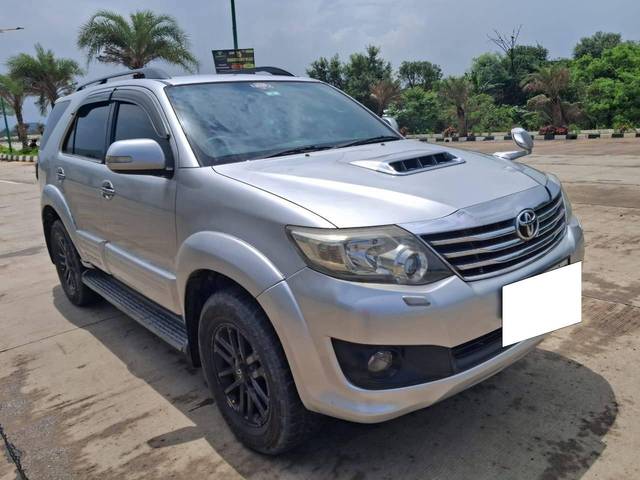 https://images10.gaadi.com/usedcar_image/4568468/original/processed_33fbc8dc275edc93837fe4a3903df129.jpg?imwidth=6400