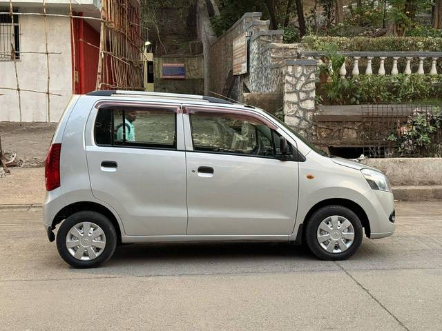https://images10.gaadi.com/usedcar_image/4568495/original/processed_7f99bda830308c8522094f7493931549.jpg?imwidth=6401