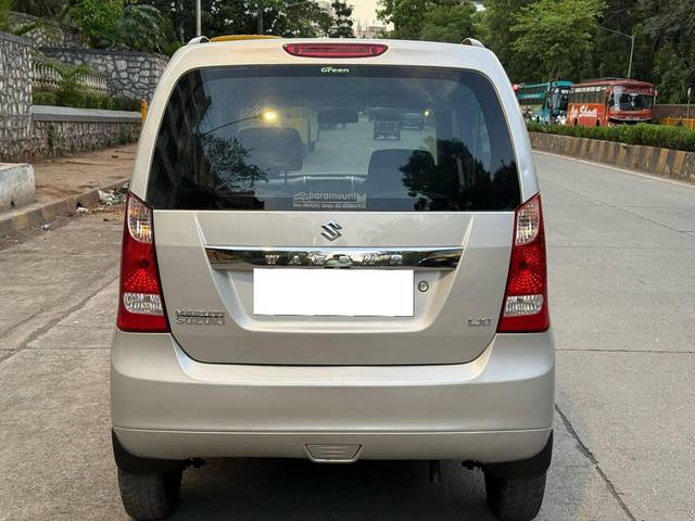 https://images10.gaadi.com/usedcar_image/4568495/original/processed_afe2fd4f0bf3723e647e26d7b8d16f74.jpg?imwidth=6402