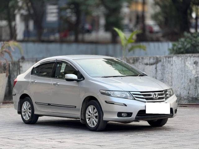 https://images10.gaadi.com/usedcar_image/4568502/original/processed_2c7636cf7c699106bc9d07923b23f3a8.jpg?imwidth=6400