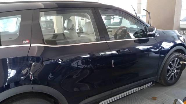 https://images10.gaadi.com/usedcar_image/4568547/original/processed_ef1d5393-5596-4755-bc1e-4e76a7013816.jpeg?imwidth=6401
