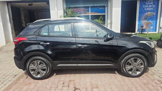 https://images10.gaadi.com/usedcar_image/4568578/original/processed_e44b6d2fddf454de57561b19e638b46a.jpg?imwidth=6401