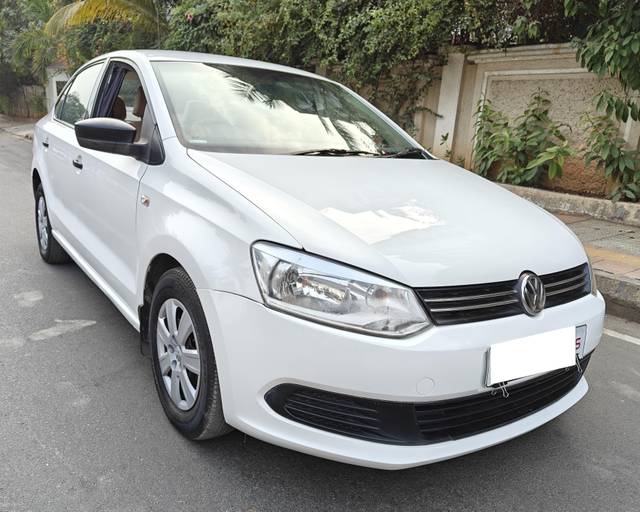 https://images10.gaadi.com/usedcar_image/4568579/original/processed_749f59315645497b855ec44de7a8fc9d.jpg?imwidth=6401