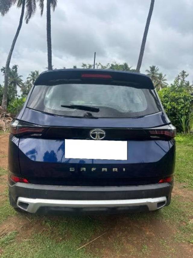 https://images10.gaadi.com/usedcar_image/4568581/original/processed_8417ab8b-2ae5-4028-b83a-ebc0b17902b1.jpeg?imwidth=6402