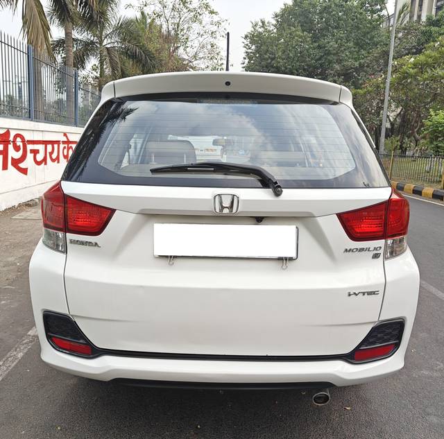 https://images10.gaadi.com/usedcar_image/4568583/original/processed_6b8aaaaf0a37aefbb6ab0346f2405cff.jpg?imwidth=6402