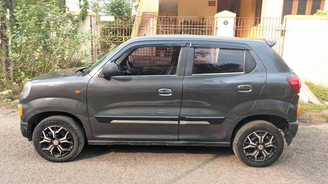 https://images10.gaadi.com/usedcar_image/4568587/original/processed_cad54946fd8f0ba898f98b403c37e9ac.jpg?imwidth=6402
