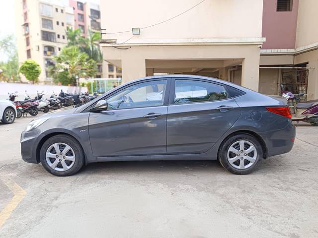 https://images10.gaadi.com/usedcar_image/4568594/original/processed_de1813cbbbecc728b30bb17bd3f50878.jpg?imwidth=6402