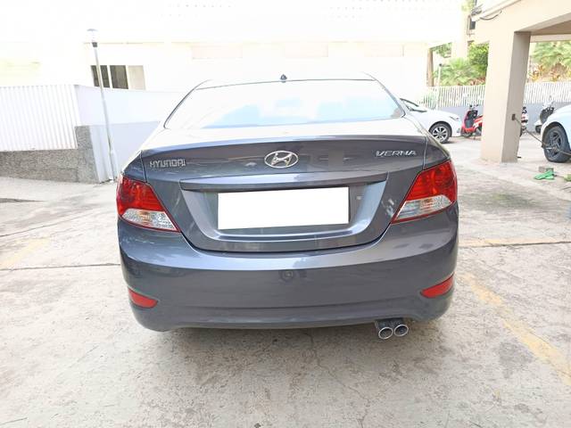https://images10.gaadi.com/usedcar_image/4568594/original/processed_efad91dbd7637e1984883f266b503693.jpg?imwidth=6401