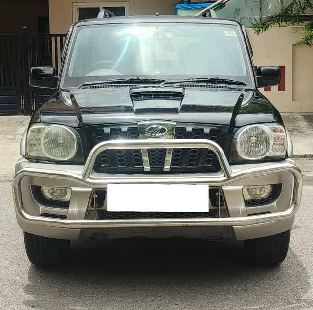 https://images10.gaadi.com/usedcar_image/4568603/original/processed_6470d6108561a500b2fbd8308fcef56f.jpg?imwidth=6400