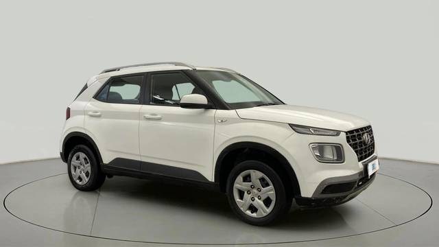 https://images10.gaadi.com/usedcar_image/4568604/original/3fcc5c053f75c6372d0c9c4511522b54.jpg?imwidth=6400