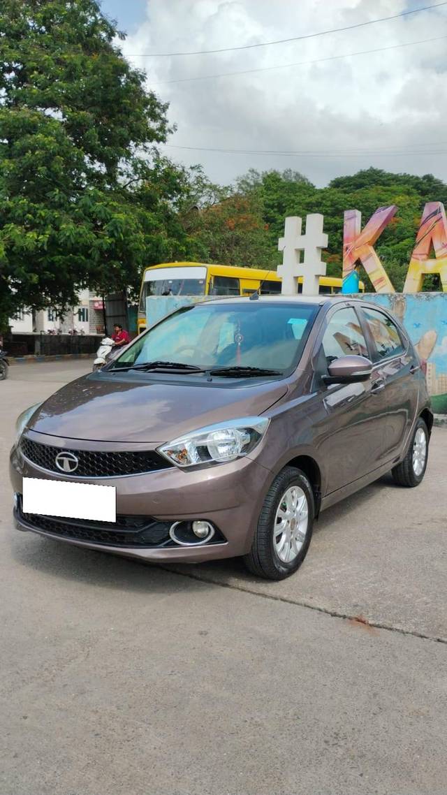 https://images10.gaadi.com/usedcar_image/4568605/original/processed_df05e6d0c295a73e076c7dde02feaf32.jpg?imwidth=6402