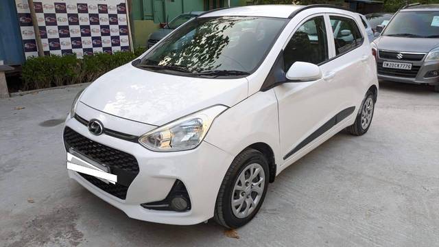 https://images10.gaadi.com/usedcar_image/4568608/original/processed_148e588e28580007bcce1e08a0e8d3cd.jpg?imwidth=6402