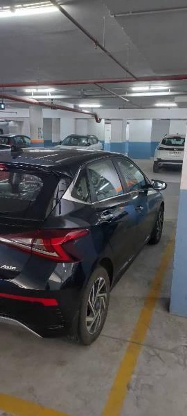https://images10.gaadi.com/usedcar_image/4568611/original/processed_47f1344b-3957-43ae-b7d6-244feed4ac1a.jpg?imwidth=6400