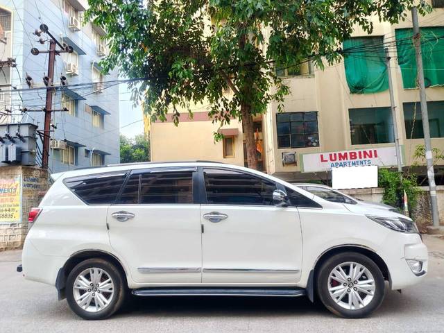 https://images10.gaadi.com/usedcar_image/4568653/original/processed_504a6b664421b5c6016a627893be3b76.jpg?imwidth=6401