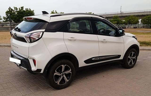 https://images10.gaadi.com/usedcar_image/4568661/original/processed_53a9f39db82abb127e219fd90b7fb3ea.jpg?imwidth=6401
