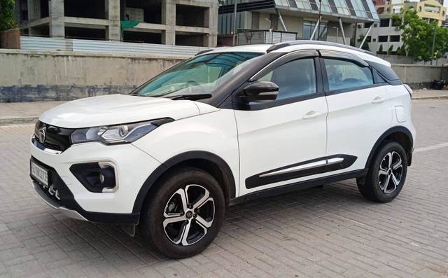 https://images10.gaadi.com/usedcar_image/4568661/original/processed_c376d1fa9ca31159aa84a012b1a2aa60.jpg?imwidth=6400