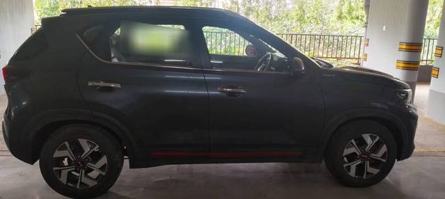 https://images10.gaadi.com/usedcar_image/4568667/original/processed_6d9971d8-daaa-4a67-8bfb-92354479e6f1.jpeg?imwidth=6401