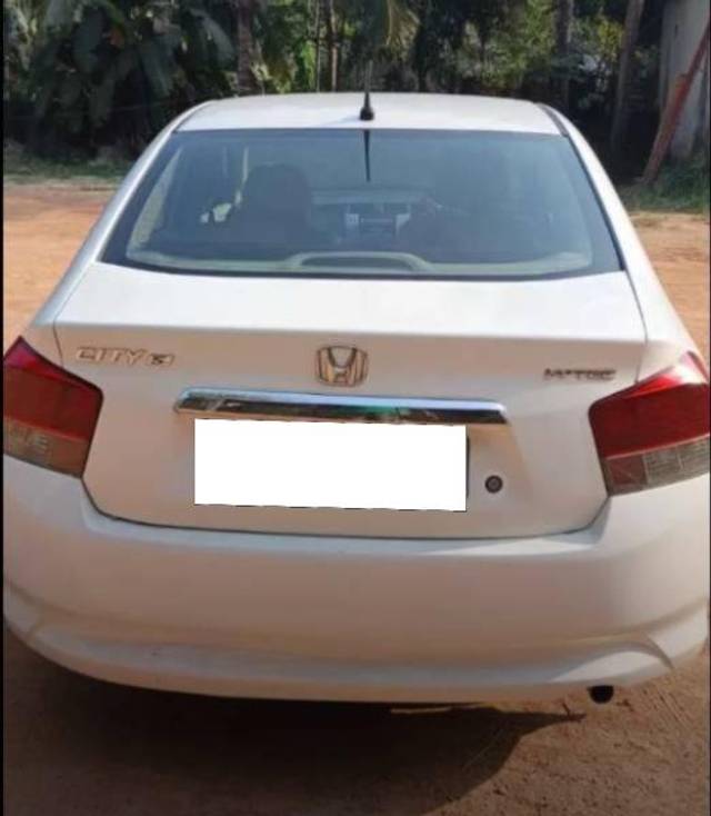 https://images10.gaadi.com/usedcar_image/4568673/original/processed_5dce28cc-891e-4f0d-ae76-c93d2bc8f12a.jpg?imwidth=6401