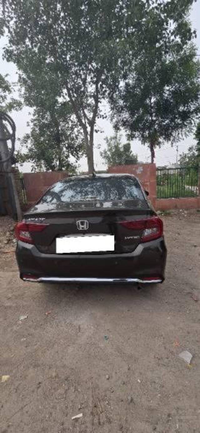 https://images10.gaadi.com/usedcar_image/4568682/original/processed_1ee33852-9575-4569-b893-b9d863d025e6.jpg?imwidth=6401