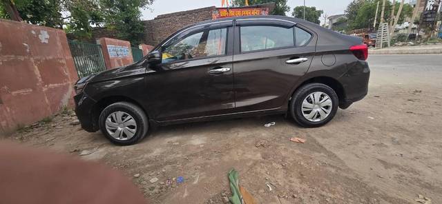 https://images10.gaadi.com/usedcar_image/4568682/original/processed_c67202c0-2dd3-4790-a050-1bee8f6568f6.jpg?imwidth=6400