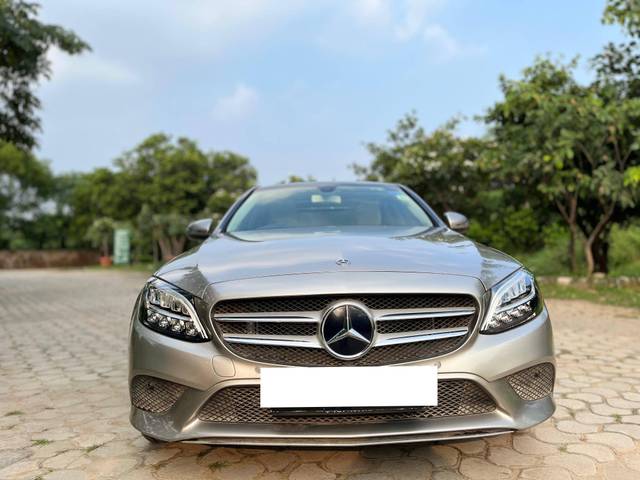 https://images10.gaadi.com/usedcar_image/4568686/original/processed_d7f932f3a62fd1f92161259fd8fce0d7.jpg?imwidth=6400