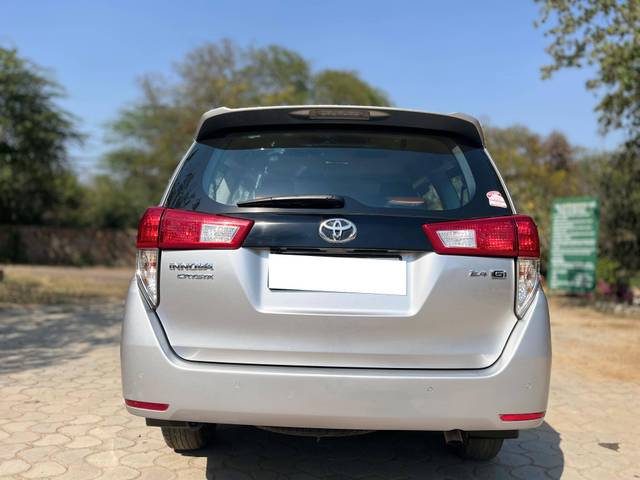 https://images10.gaadi.com/usedcar_image/4568694/original/processed_529f7d2a764e11ebcb402850adbccd2e.jpg?imwidth=6401