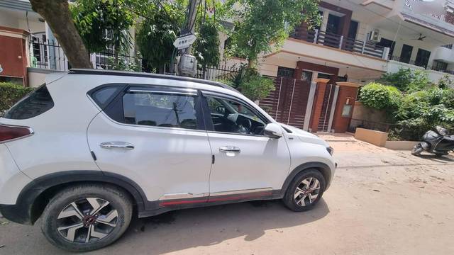 https://images10.gaadi.com/usedcar_image/4568719/original/processed_bafcb799-ec17-4f45-8575-05df893cc196.jpg?imwidth=6402