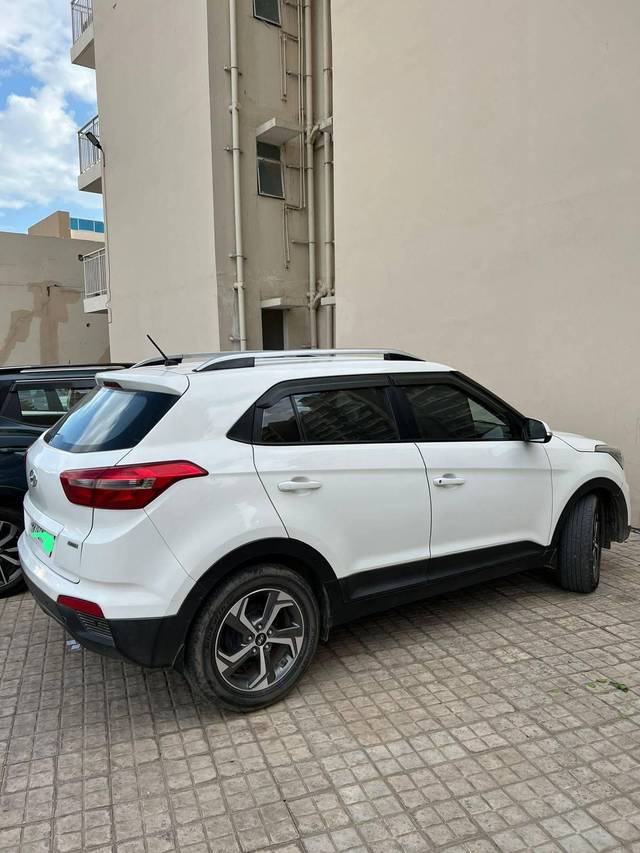 https://images10.gaadi.com/usedcar_image/4568743/original/processed_a38cb69c-1826-4811-8ec3-325e9fc06fd3.jpg?imwidth=6401