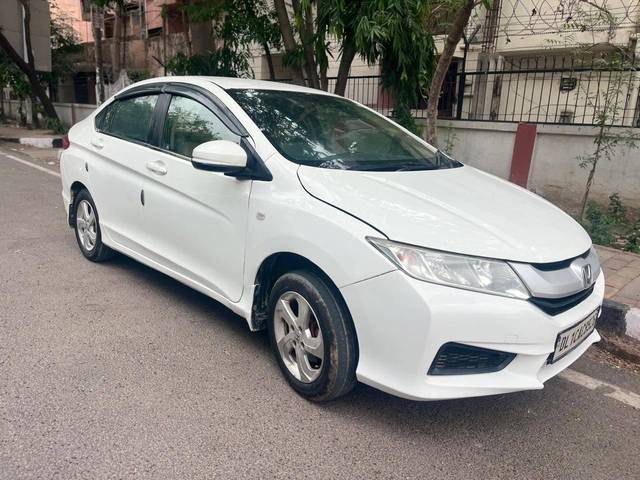 https://images10.gaadi.com/usedcar_image/4568754/original/processed_3d442b6a53e57e31906052111cf8ed8c.jpg?imwidth=6402