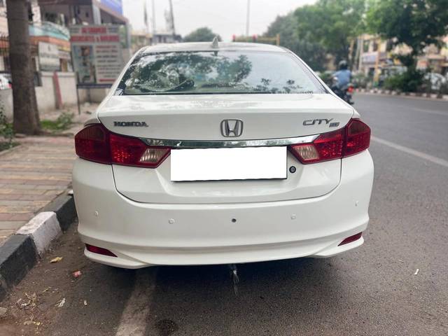 https://images10.gaadi.com/usedcar_image/4568754/original/processed_a44a6e0496b0ffd5f42671e47201c390.jpg?imwidth=6401