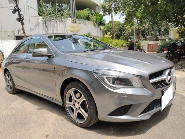 https://images10.gaadi.com/usedcar_image/4568765/original/processed_cd1fdd38e5699d4a27a49a3820da1935.jpg?imwidth=6400