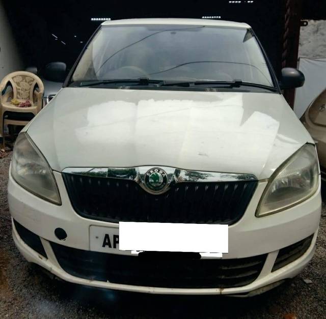 https://images10.gaadi.com/usedcar_image/4568769/original/processed_447eceb2e736df0f51fcea1bee5bfd9e.jpg?imwidth=6400