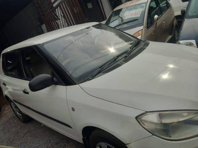 https://images10.gaadi.com/usedcar_image/4568769/original/processed_dd4bb097c1b663e61301f8ccefe6a8e6.jpg?imwidth=6402
