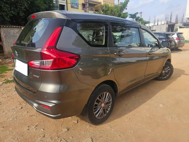 https://images10.gaadi.com/usedcar_image/4568782/original/processed_a0d7e35a54d7d7b80362517e1f2e38d4.jpg?imwidth=6402