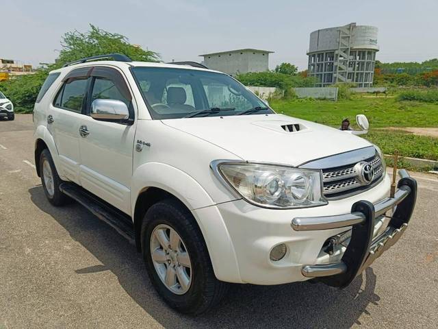 https://images10.gaadi.com/usedcar_image/4568789/original/processed_491bb9fc5677d471d7137ba8c8dee757.jpg?imwidth=6400