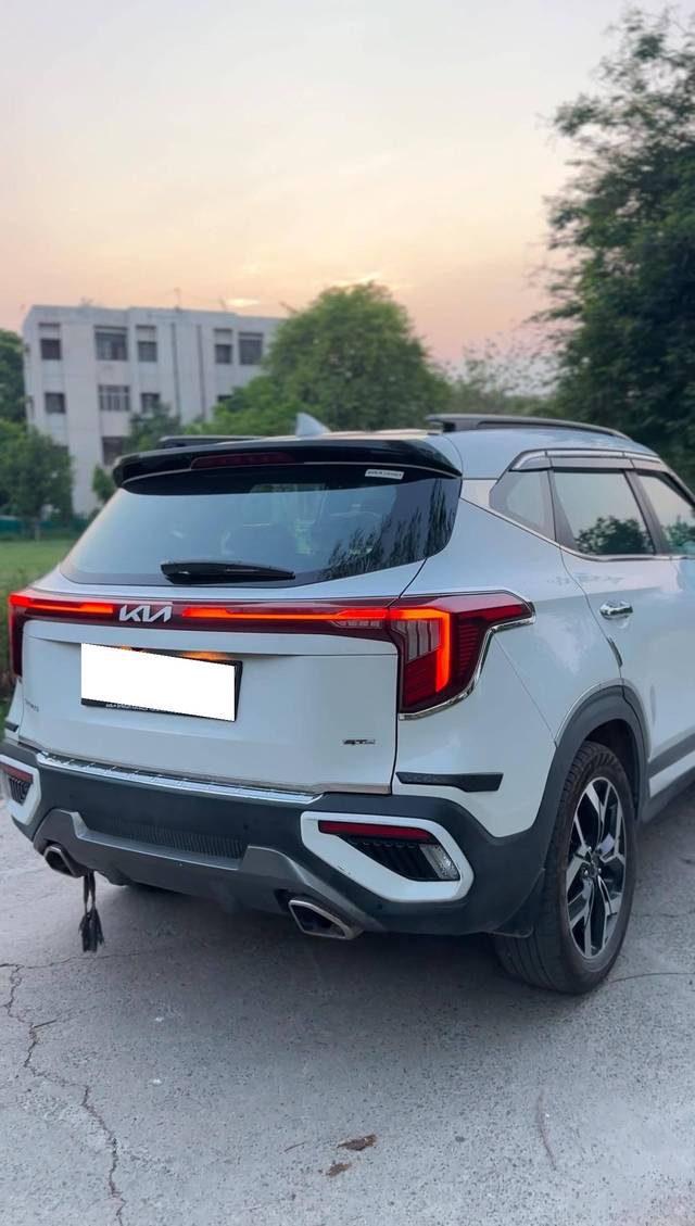 https://images10.gaadi.com/usedcar_image/4568790/original/processed_164dfd05-d6d5-4772-837d-82737bd6f9a1.jpg?imwidth=6401