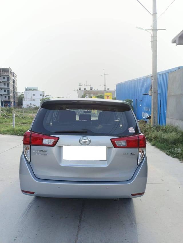 https://images10.gaadi.com/usedcar_image/4568804/original/processed_dc55f25875dcc422755bab764c405da8.jpg?imwidth=6402