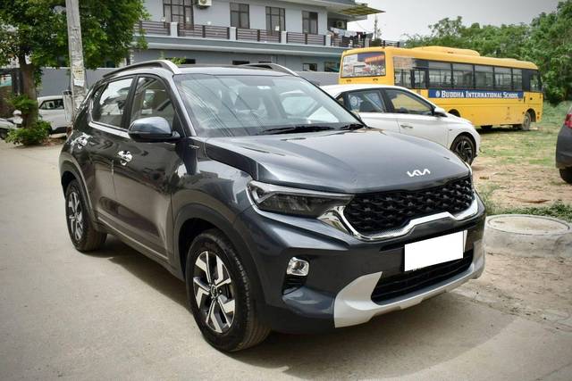 https://images10.gaadi.com/usedcar_image/4568812/original/processed_2eb257ec5ffcb47864d901436f6a1dfe.jpg?imwidth=6400