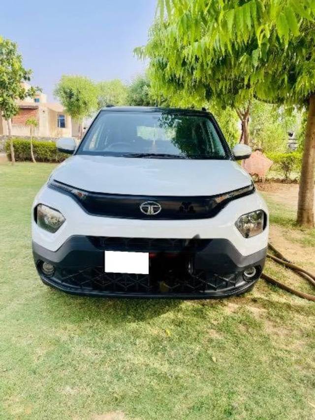 https://images10.gaadi.com/usedcar_image/4568815/original/processed_ca762266-575b-471a-88d6-a844d097f19e.jpeg?imwidth=6400