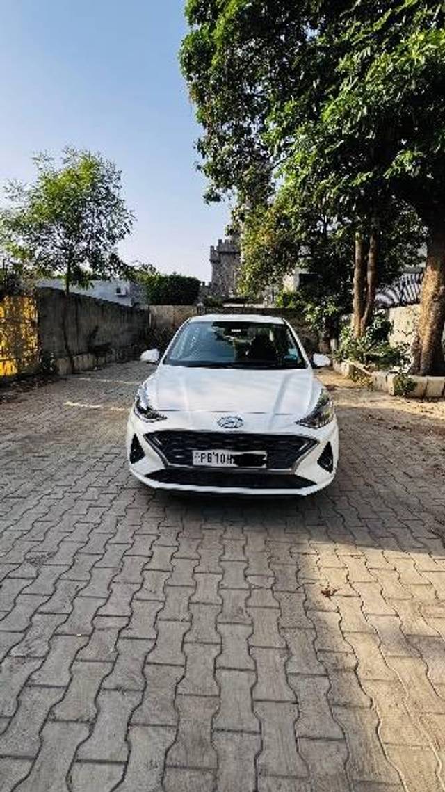 https://images10.gaadi.com/usedcar_image/4568821/original/processed_1a58a8f7-1c0d-4c5f-93fb-4209fd02a257.jpeg?imwidth=6402