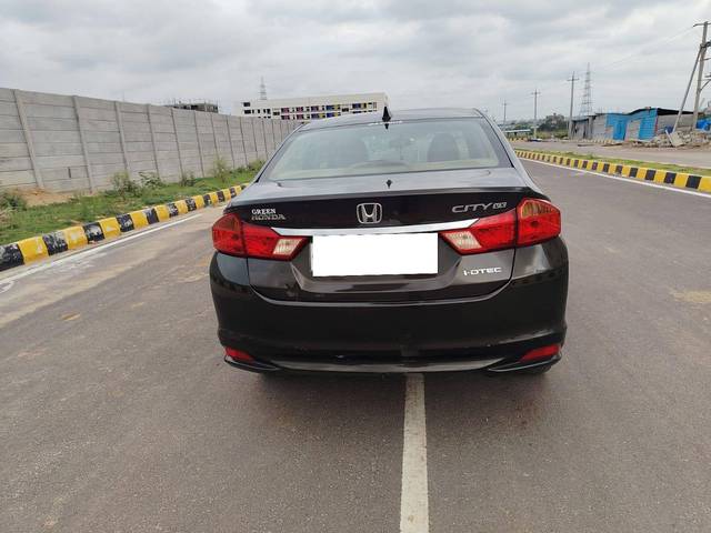 https://images10.gaadi.com/usedcar_image/4568823/original/processed_b4c6a1c993cca0776209875fa612a482.jpg?imwidth=6401