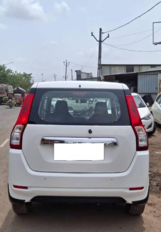 https://images10.gaadi.com/usedcar_image/4568825/original/processed_53f9cd30-bac3-4a4d-b714-9ee583a4cb87.jpg?imwidth=6400