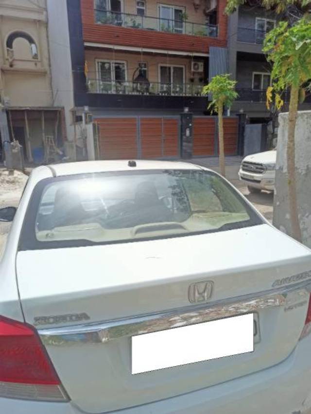 https://images10.gaadi.com/usedcar_image/4568874/original/processed_05a5172f-d0b2-4894-b95d-2b3c1e0f1e3d.jpg?imwidth=6402
