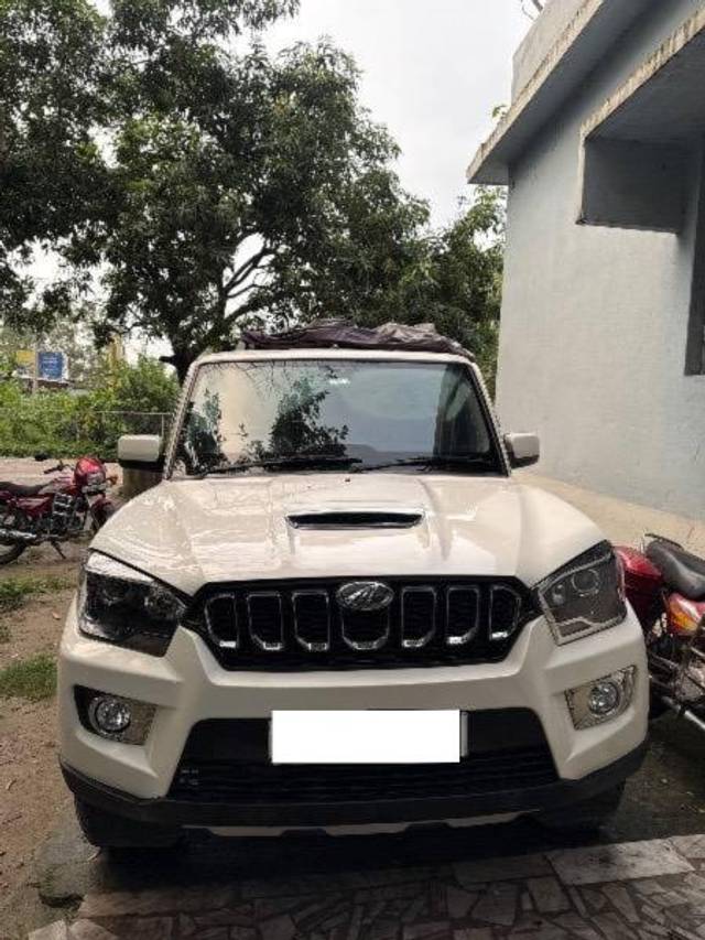 https://images10.gaadi.com/usedcar_image/4568879/original/processed_a84718d9-3266-46ed-ae12-9e9fd326d3ed.jpg?imwidth=6400