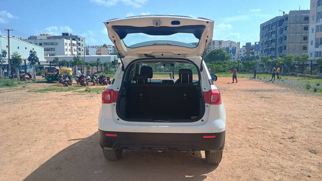 https://images10.gaadi.com/usedcar_image/4568880/original/d3a5a6506b37451755f8e97287a37d95.jpg?imwidth=6402